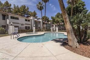 Enjoy some sun poolside!