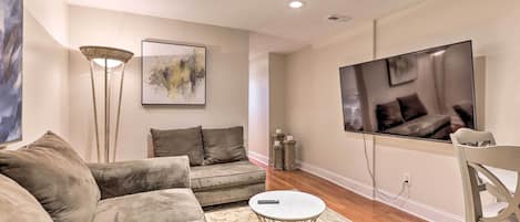 Philadelphia Vacation Rental | 2BR | 1.5BA | Access Only By Stairs | 850 Sq Ft