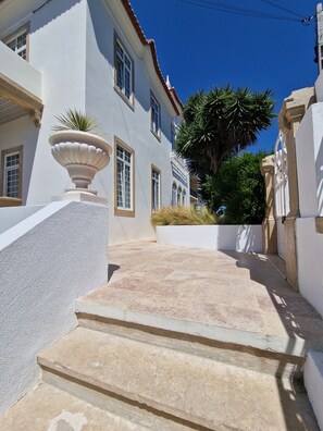 Patios e escadas da Villa Gabriela