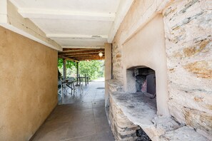 Wood oven