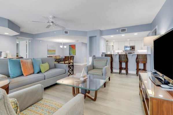 A little slice of paradise is yours in this elegantly appointed 8th floor Gullwing beachfront condo.