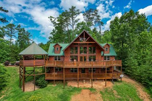 Rear view of the Cabin
