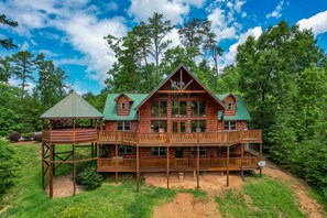 Rear view of the Cabin