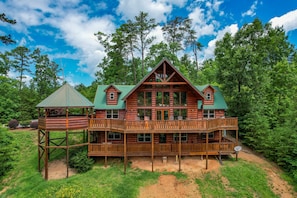 Rear view of the Cabin