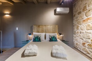 Bed with air-conditionating and modern decorations