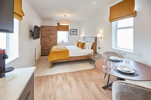 Studio Pod 3, Saltburn-by-the-Sea - Host & Stay