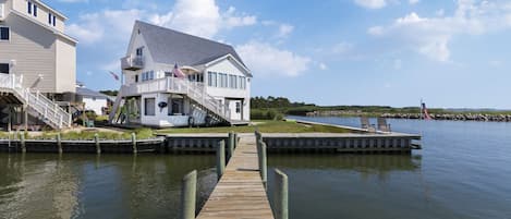 Welcome to Cove's Point in Captain's Cove Golf and Yacht Club!