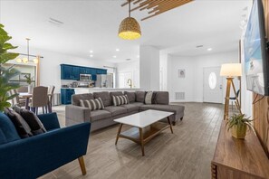 9013 Murano Mews (33).jpg