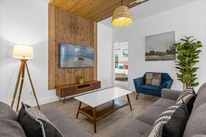 9013 Murano Mews (32).jpg