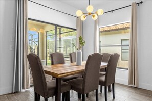 9013 Murano Mews (35).jpg