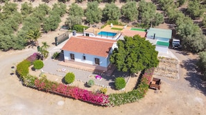 Rural House with private pool | Cubo's Holiday Homes