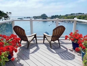 Another perfect afternoon! 
Read?
Watch wildlife? 
Sip your morning coffee?
Ohmm