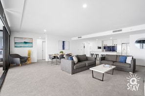 Living room opens onto a balcony with spectacular views 💎