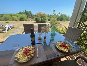 Outdoor dining