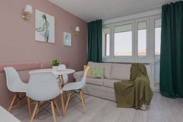 Unwind on the comfortable sofa that can be converted into double bed.