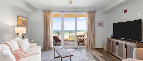Living space with scenic views of the Gulf of Mexico from the 11th floor