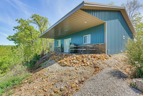 Camdenton Vacation Rental | 2BR | 1BA | 1,180 Sq Ft | Step-Free Access