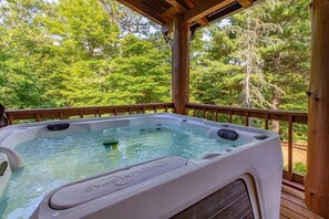 5 Person Hot Tub with Views