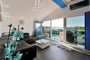 Living room 1