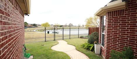 Backyard access to community lakes and walking trails
