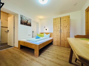 Appartement Kienberg 17 qm, kleiner Balkon, Kochnische, 1 Wohnschlafraum, 1 P.-Bett