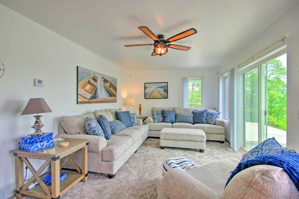 Sunrise Beach Vacation Rental | 7BR | 4.5BA | 2 Entry Steps | 3,500 Sq Ft