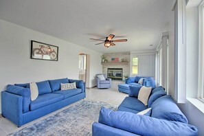 Lower Living Room | Fireplace