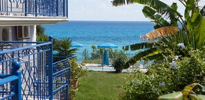 Kefalonia, Lourdas beach. Water Side studios: cute swimming pool