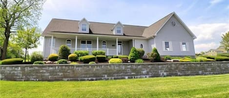 Front of House faces toward lake