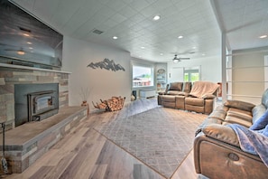 Living Room | Keyless Entry