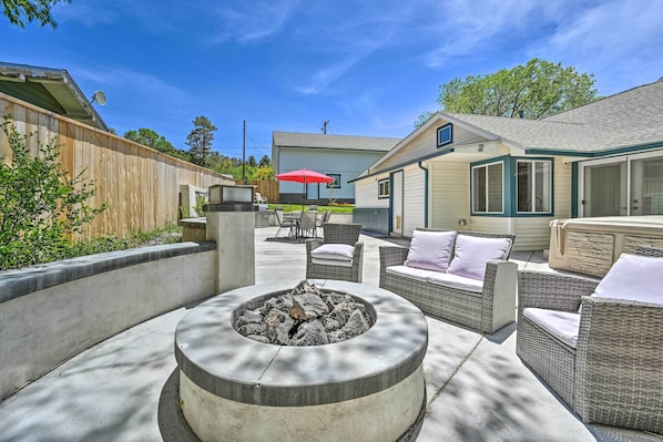 Williams Vacation Rental | 4BR | 2.5BA | 2,830 Sq Ft | 2 External Steps Required
