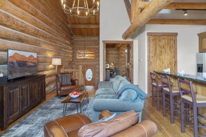 2.2-tristant-108-mountain-village-living-room2