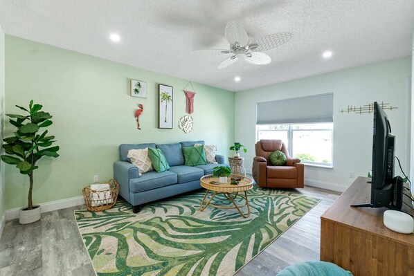 Welcome to Paradise Palms!