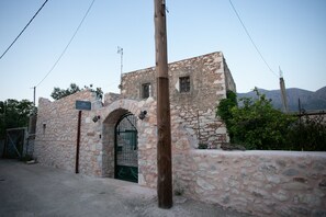 Cozy country house,Near tavern,cafe, beach,Mani