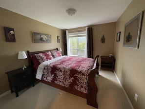 Queen bedroom with mountain views 