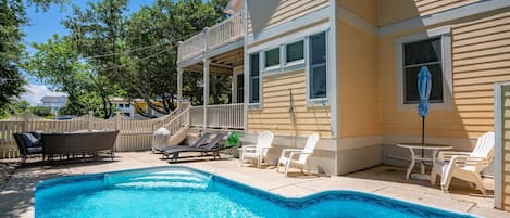 Pool and pool side seating.