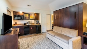 7WyndhamatBranson_Suite310B-044