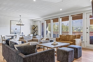 Large families or groups - no problem. Plenty of space for everyone to relax and unwind.