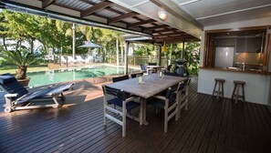 The Beach Cottage - Outdoor dining