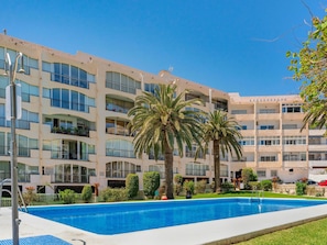 Water, Plant, Building, Daytime, Property, Sky, Swimming Pool, Azure, Tree, Body Of Water