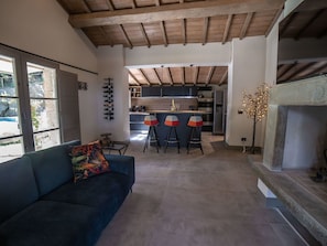 Eigentum, Möbel, Couch, Wohnzimmer, Interior Design, Tabelle, Die Architektur, Holz, Fussboden, Flooring