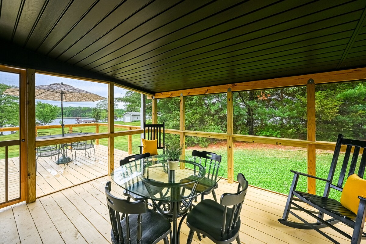Lakefront retreat with deck, patio, dock, central AC, and washer/dryer