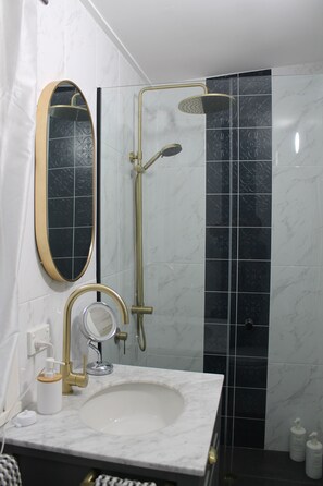 Master ensuite
