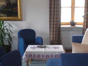 Ferienwohnung Nr. 1, 68 qm für 1-2 Personen-Wohnzimmer