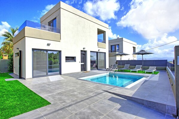 Building Exterior, Garden, Outdoor, Pool