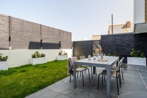 Garden at 2 Bol Y Maer, Bude, Cornwall, self catering with Beach Retreats.