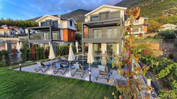 Fethiye Ölüdeniz de 3+1 Lüks Villa