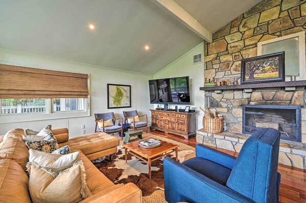Cashiers Vacation Rental | 5BR | 4.5BA | 3,500 Sq Ft | Steps Required