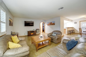 Living Room | Smart TV | Shuffleboard | Smart TV | Fireplace