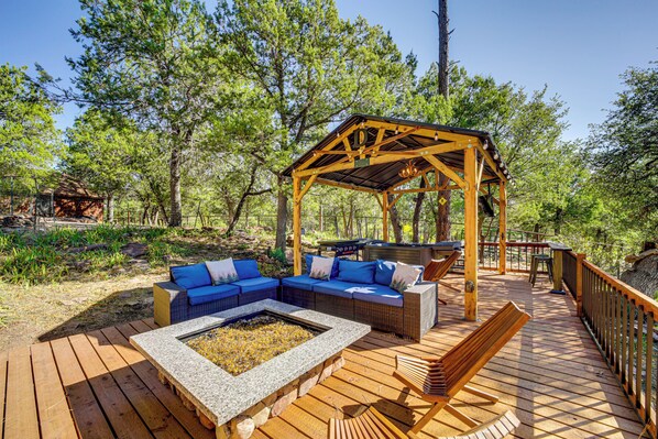 Pine Vacation Rental | 3BR | 2BA | 2,700 Sq Ft | Stairs Required